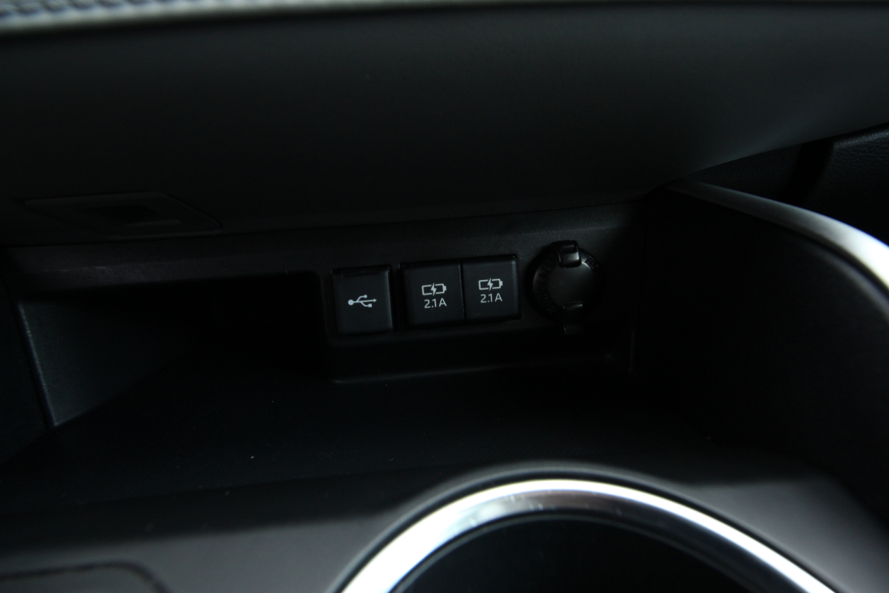 Toyota Highlander LE AWD V6 2021