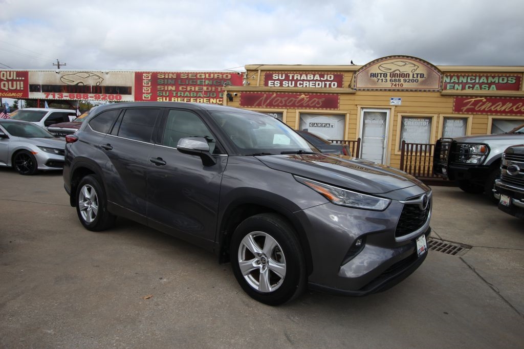 Toyota Highlander LE AWD V6 2021