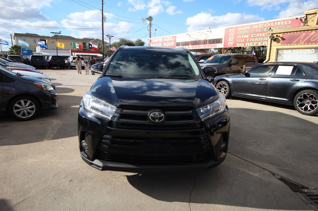 Toyota Highlander SE FWD V6 2017