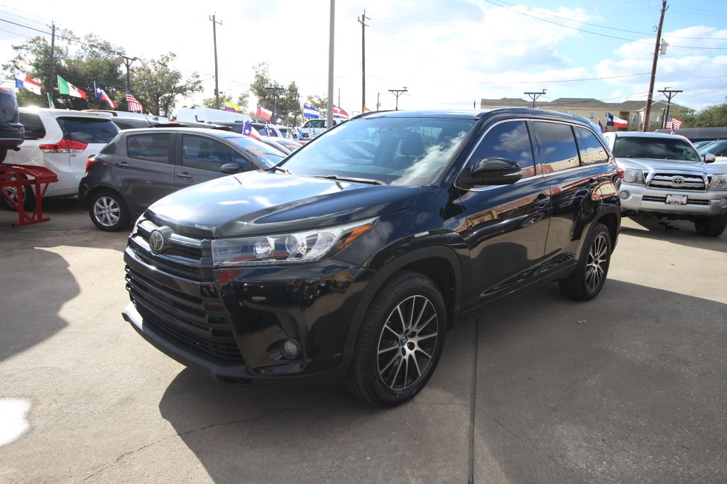 Toyota Highlander SE FWD V6 2017
