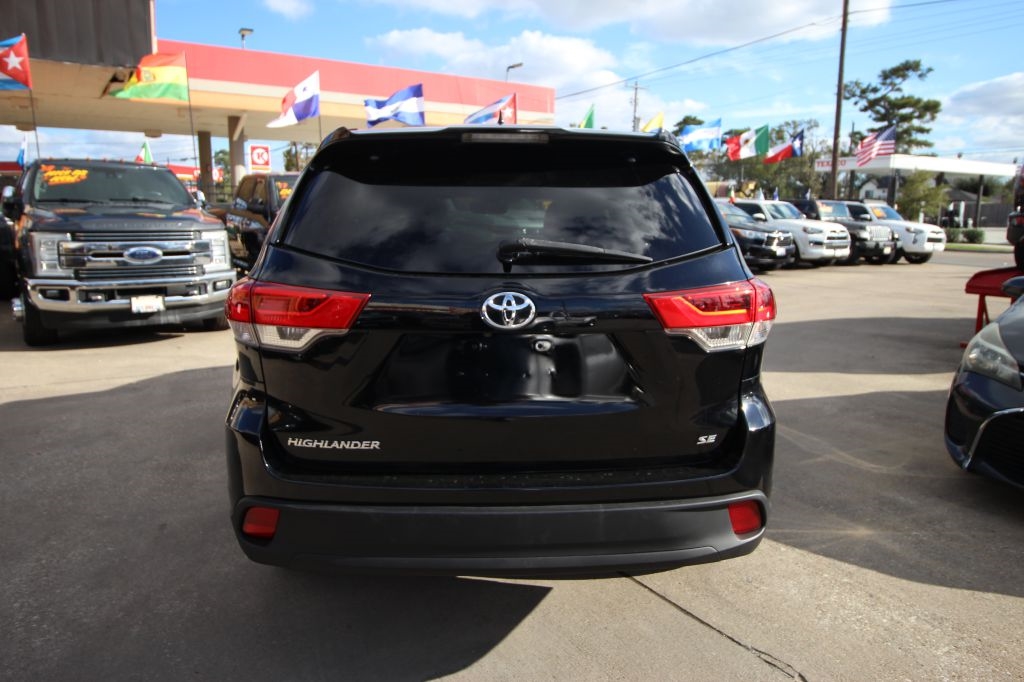 Toyota Highlander SE FWD V6 2017