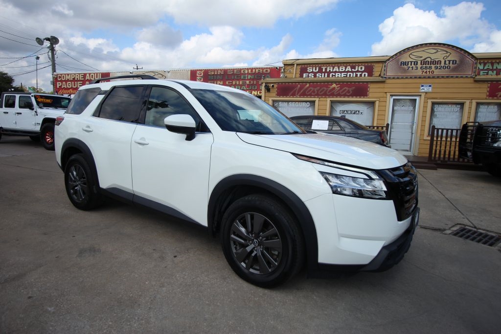 2022 Nissan Pathfinder SV