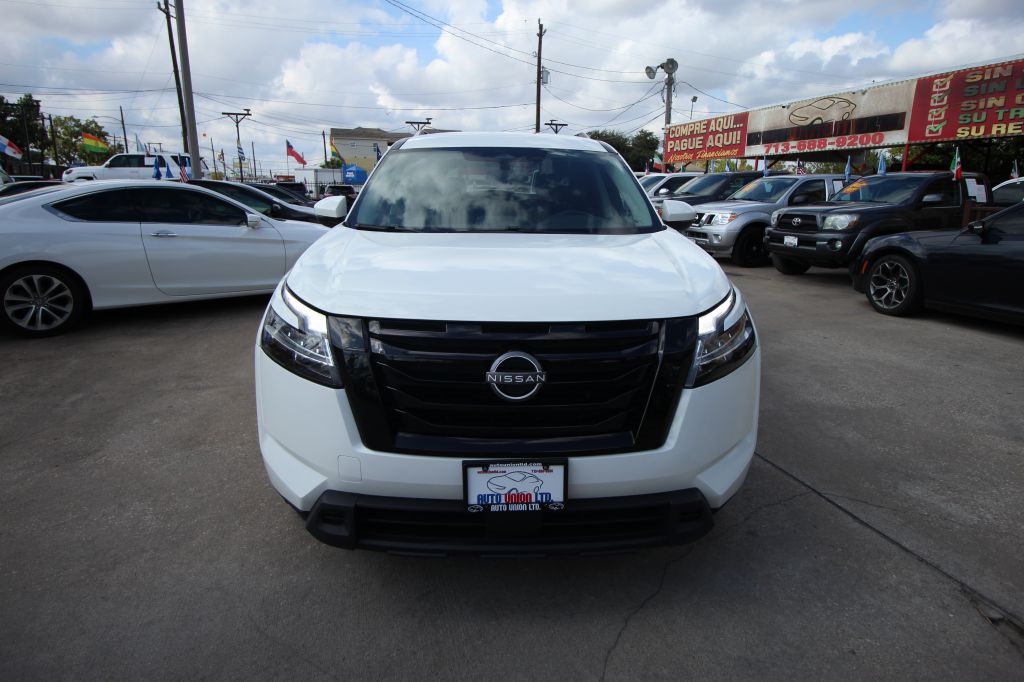 Nissan Pathfinder SV 2022