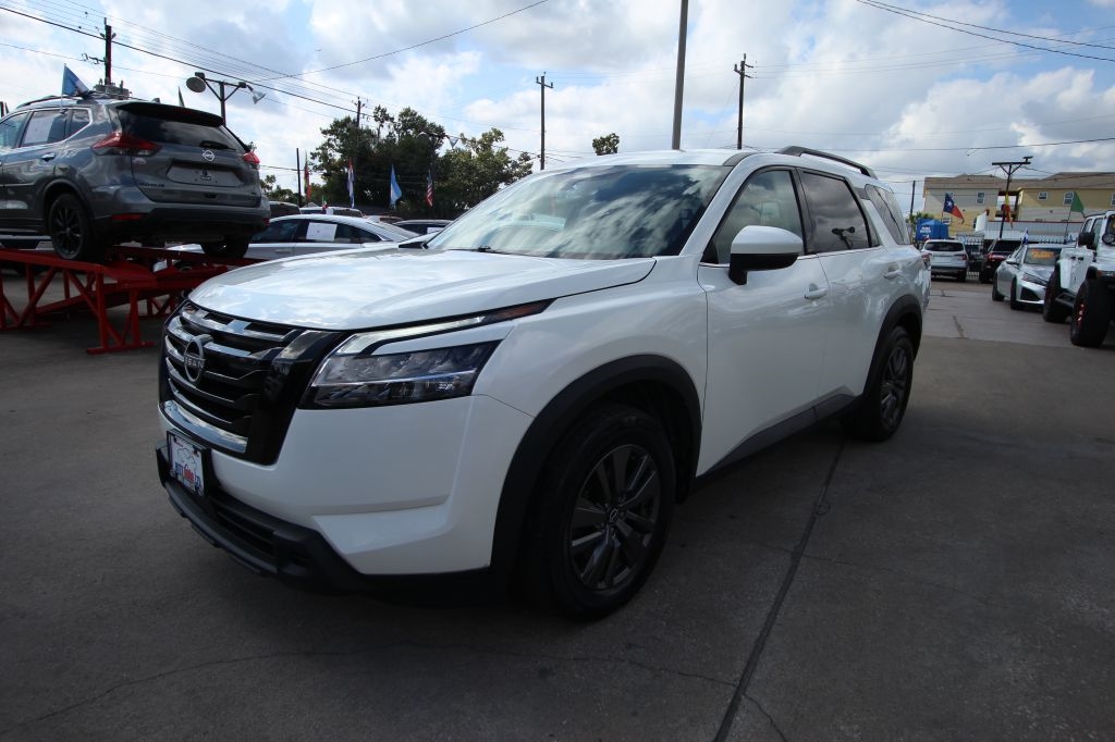 Nissan Pathfinder SV 2022