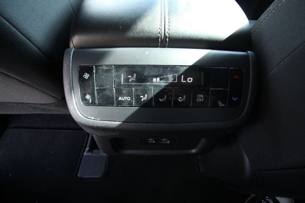 Nissan Pathfinder SV 2022