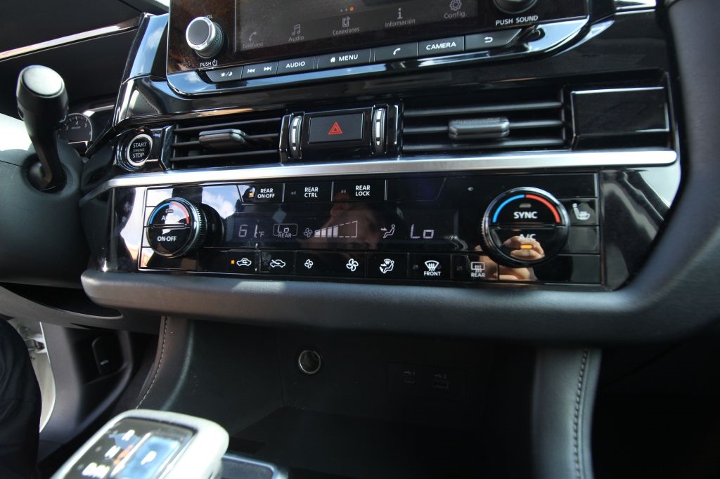 Nissan Pathfinder SV 2022