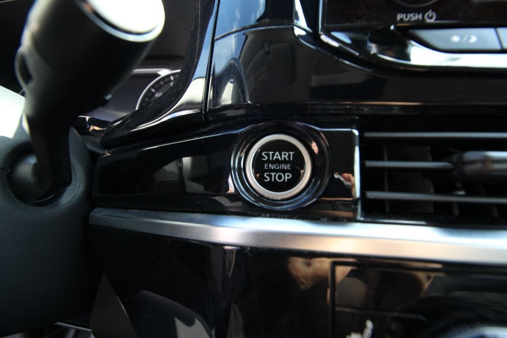 Nissan Pathfinder SV 2022