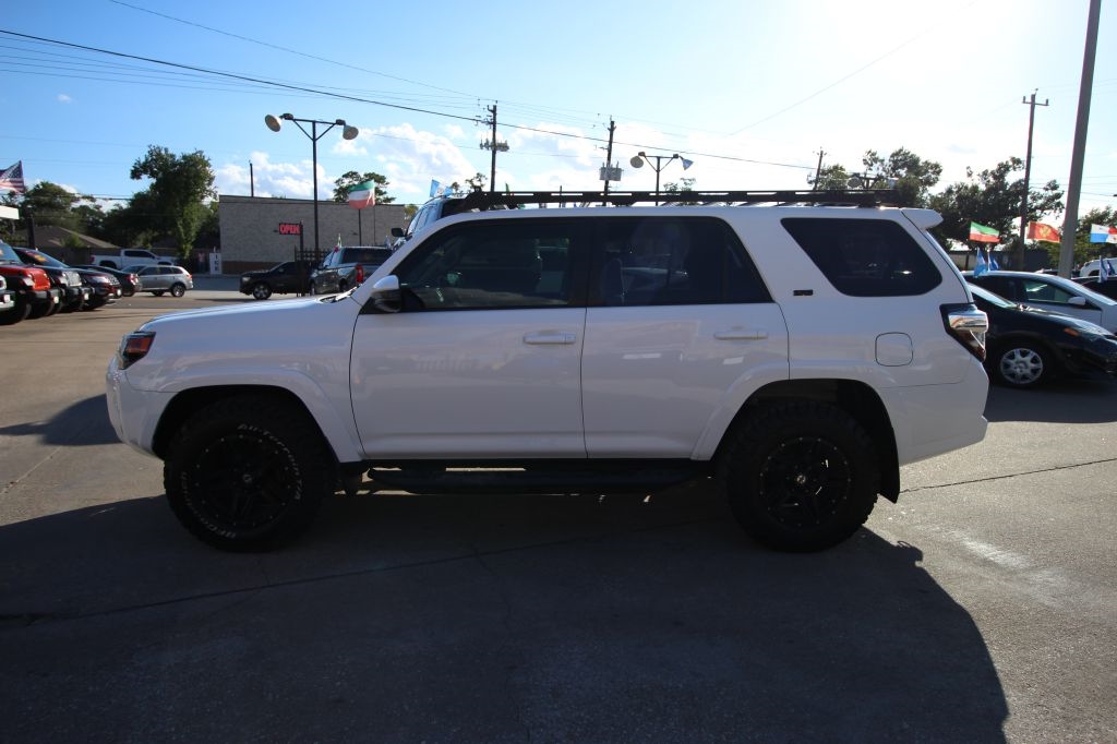 Toyota 4Runner SR5 4WD 2016
