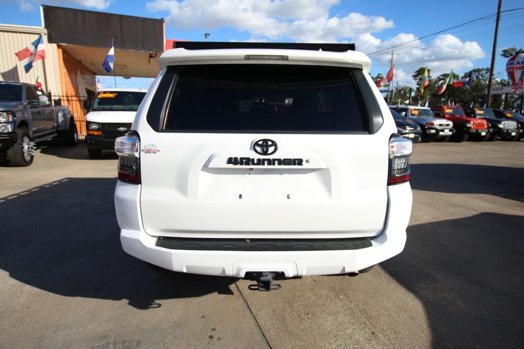 Toyota 4Runner SR5 4WD 2016