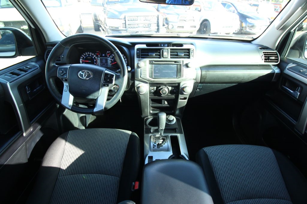 Toyota 4Runner SR5 4WD 2016