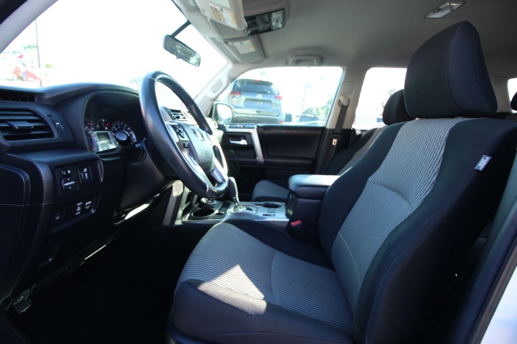 Toyota 4Runner SR5 4WD 2016