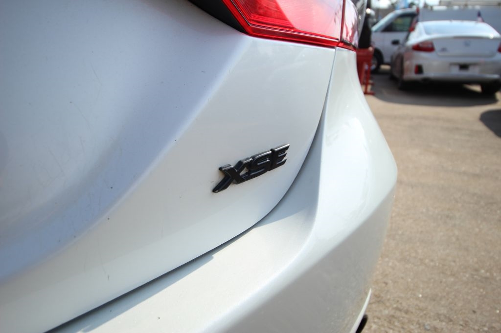 Toyota Camry XSE V6 2020