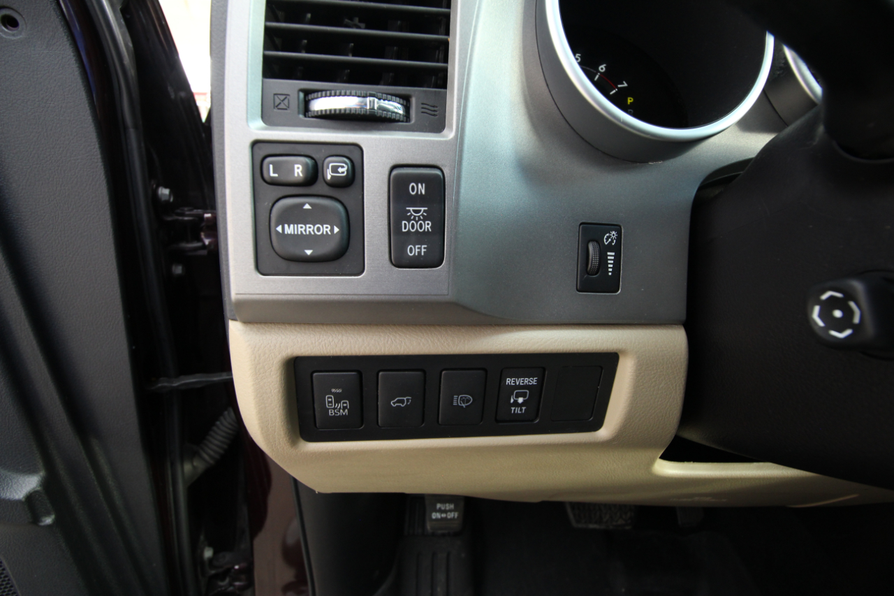 Toyota Sequoia Plantium 2WD 2015