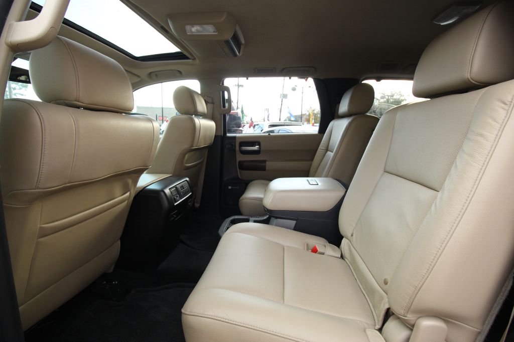 Toyota Sequoia Plantium 2WD 2015