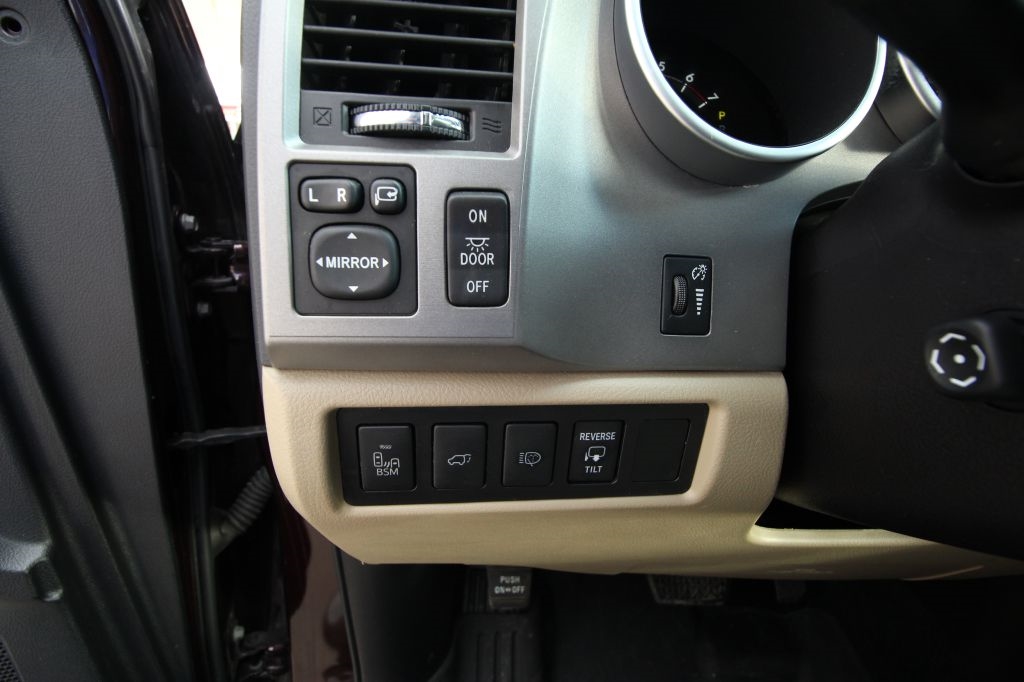 Toyota Sequoia Plantium 2WD 2015