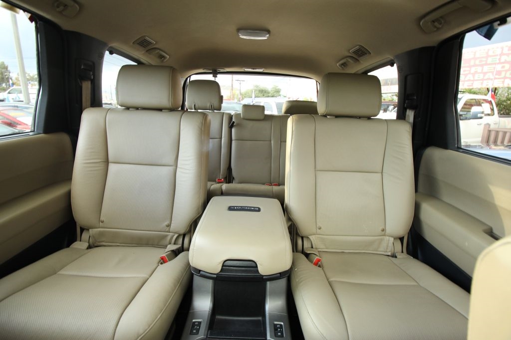 Toyota Sequoia Plantium 2WD 2015