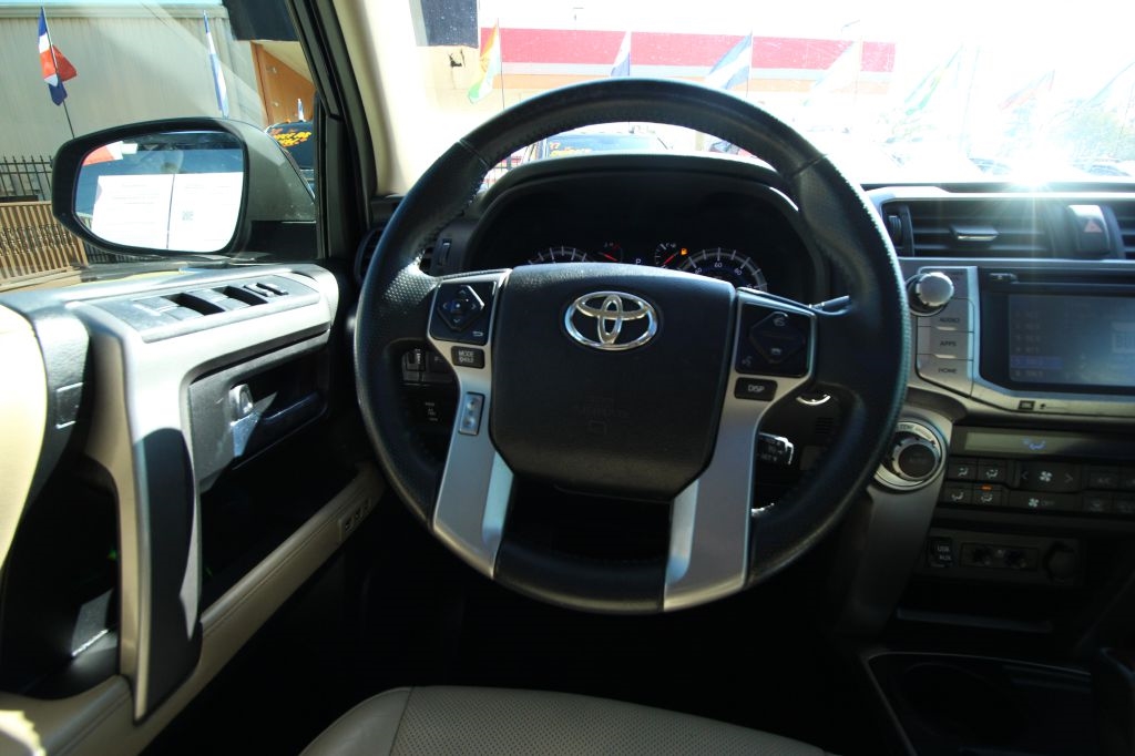 Toyota 4Runner SR5 2WD 2016