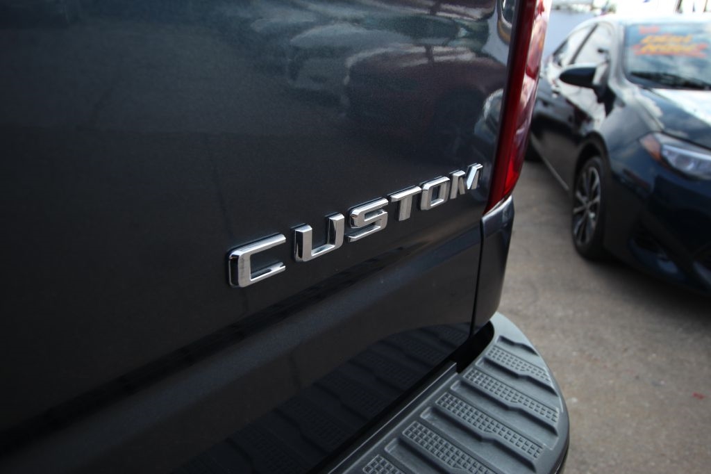 Chevrolet Silverado 1500 Custom Trail Boss Crew Cab Long Box 4WD 2019