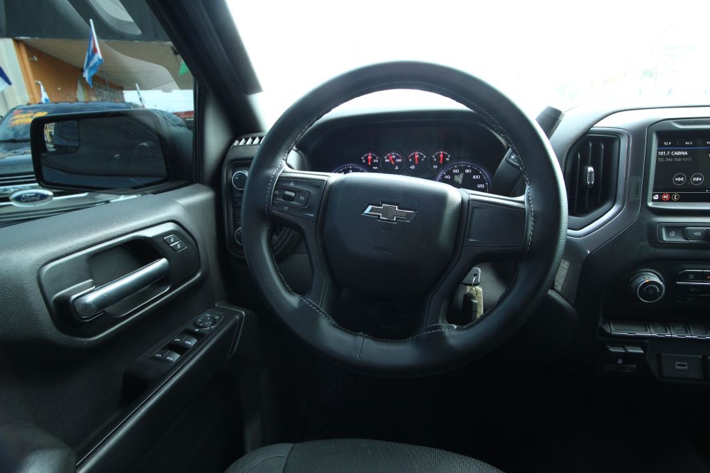 Chevrolet Silverado 1500 Custom Trail Boss Crew Cab Long Box 4WD 2019