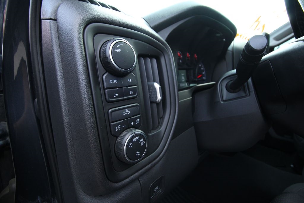 Chevrolet Silverado 1500 Custom Trail Boss Crew Cab Long Box 4WD 2019