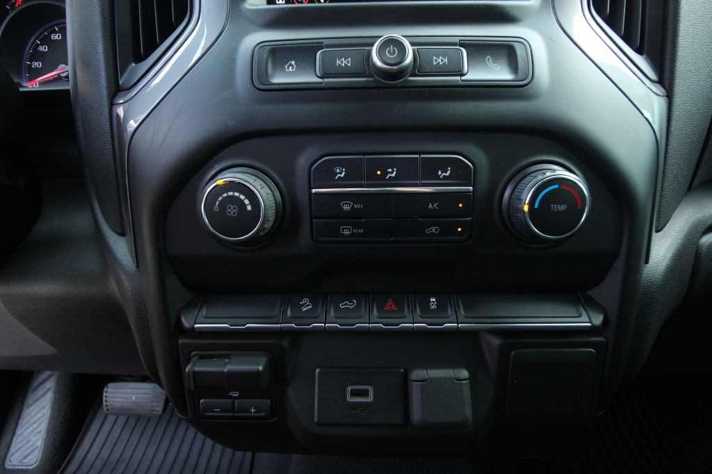 Chevrolet Silverado 1500 Custom Trail Boss Crew Cab Long Box 4WD 2019