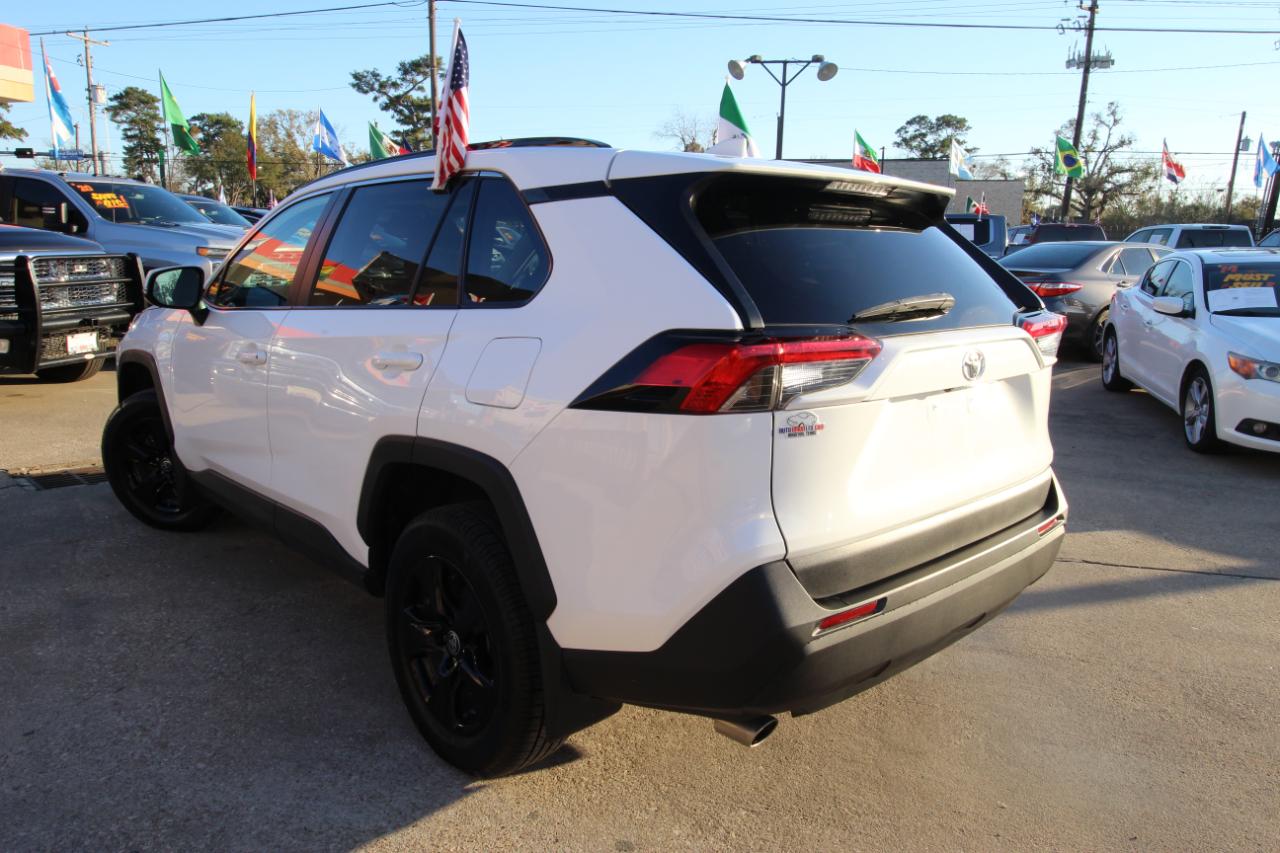 Toyota RAV4 XLE 2022