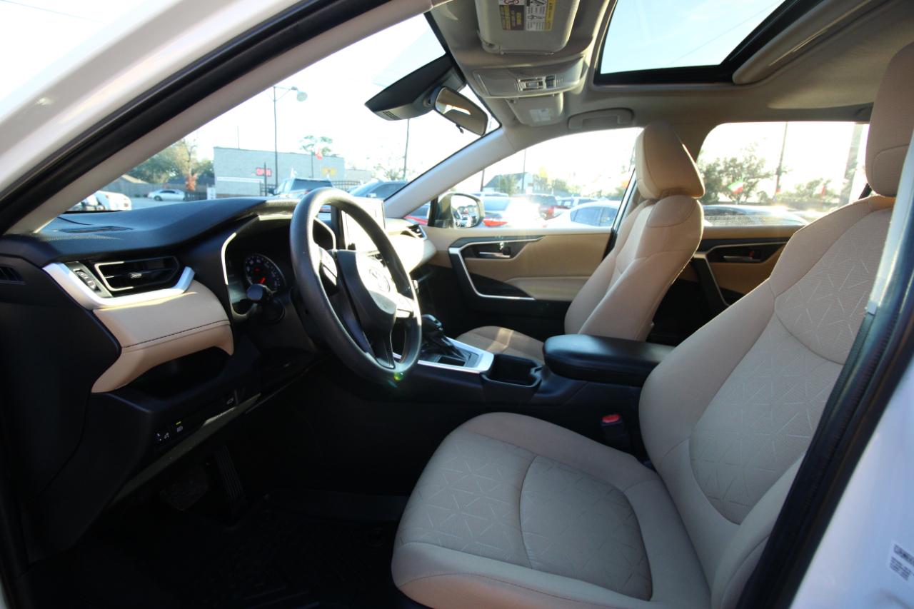 Toyota RAV4 XLE 2022