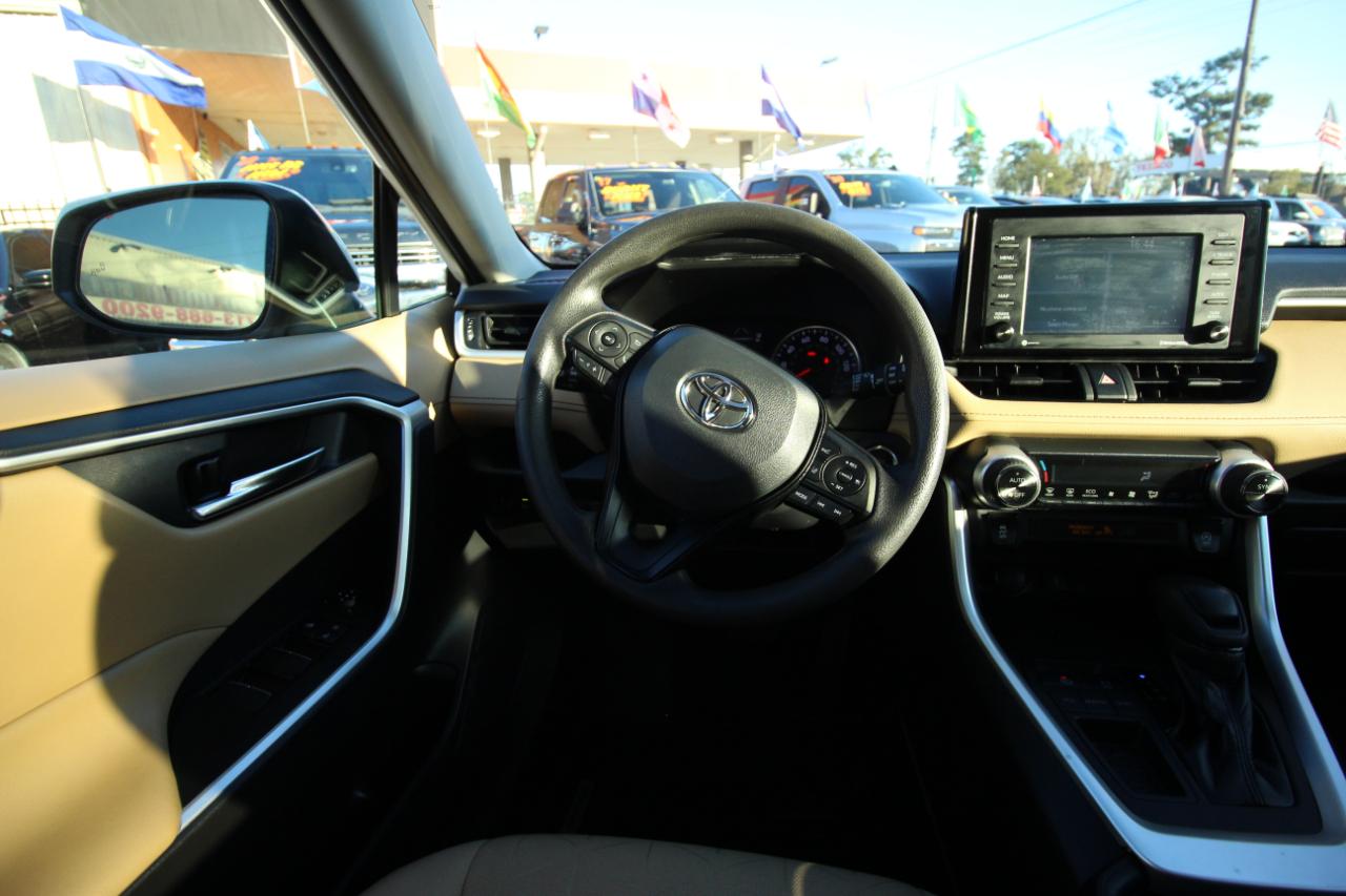 Toyota RAV4 XLE 2022