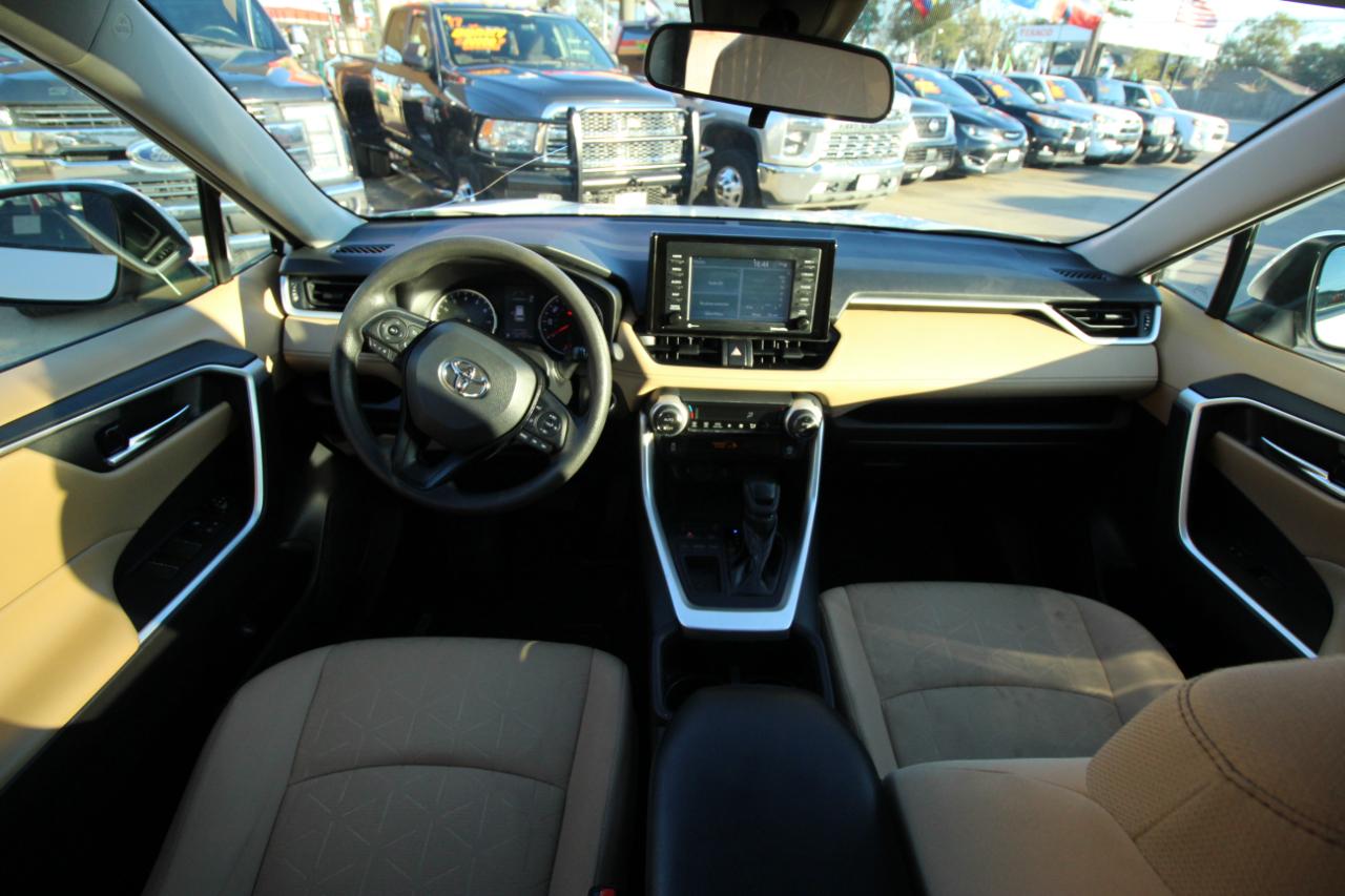 Toyota RAV4 XLE 2022