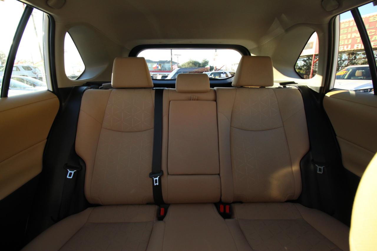 Toyota RAV4 XLE 2022