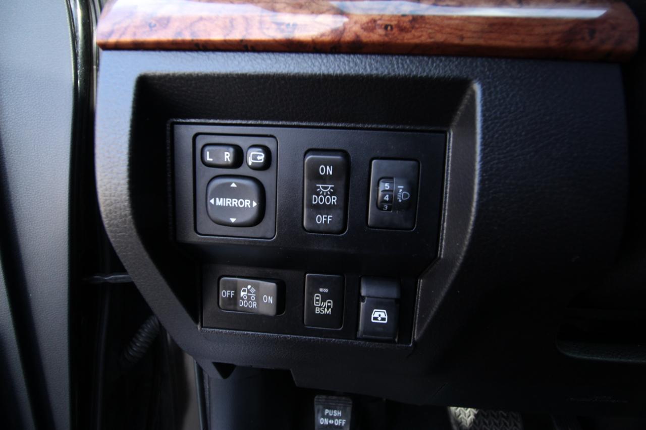 Toyota Tundra Platinum CrewMax 5.7L FFV 4WD 2015