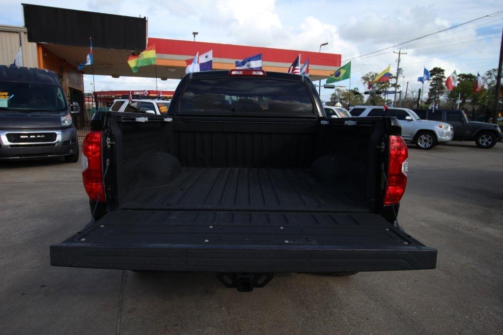 Toyota Tundra Platinum CrewMax 5.7L FFV 4WD 2015