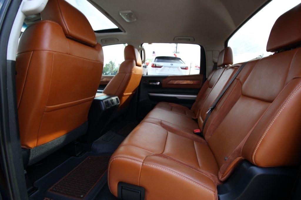 Toyota Tundra Platinum CrewMax 5.7L FFV 4WD 2015