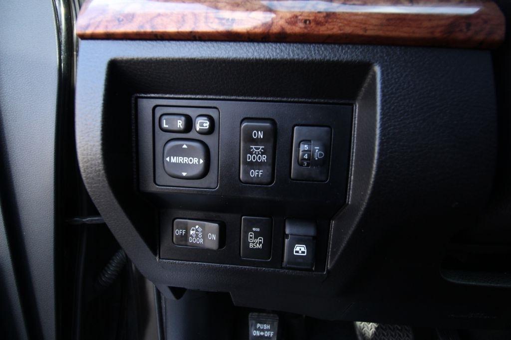 Toyota Tundra Platinum CrewMax 5.7L FFV 4WD 2015