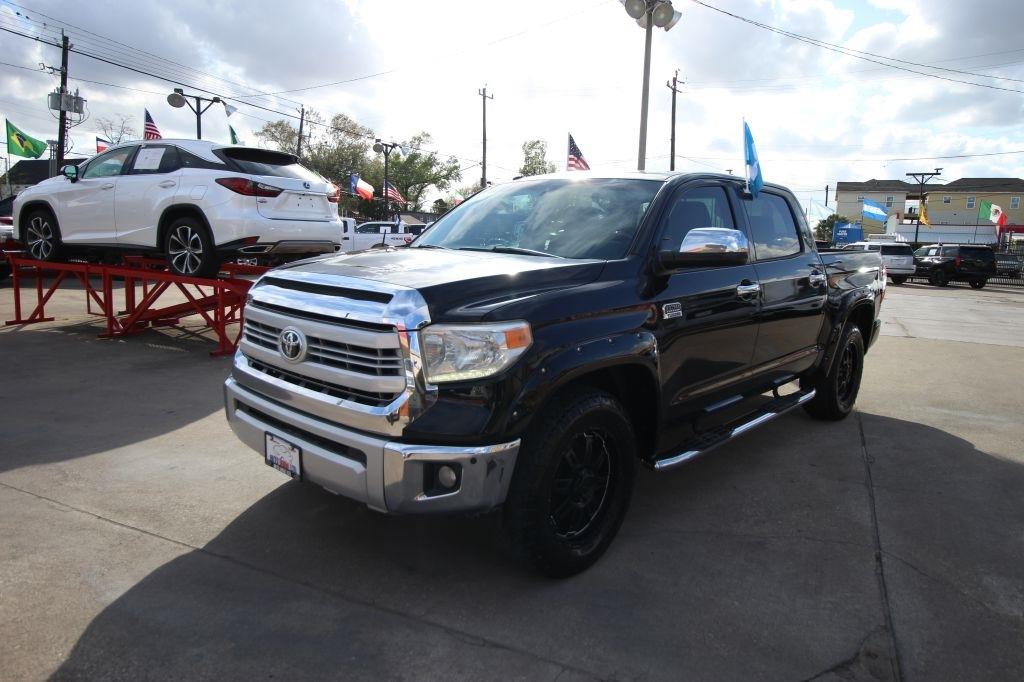 Toyota Tundra Platinum CrewMax 5.7L FFV 4WD 2015