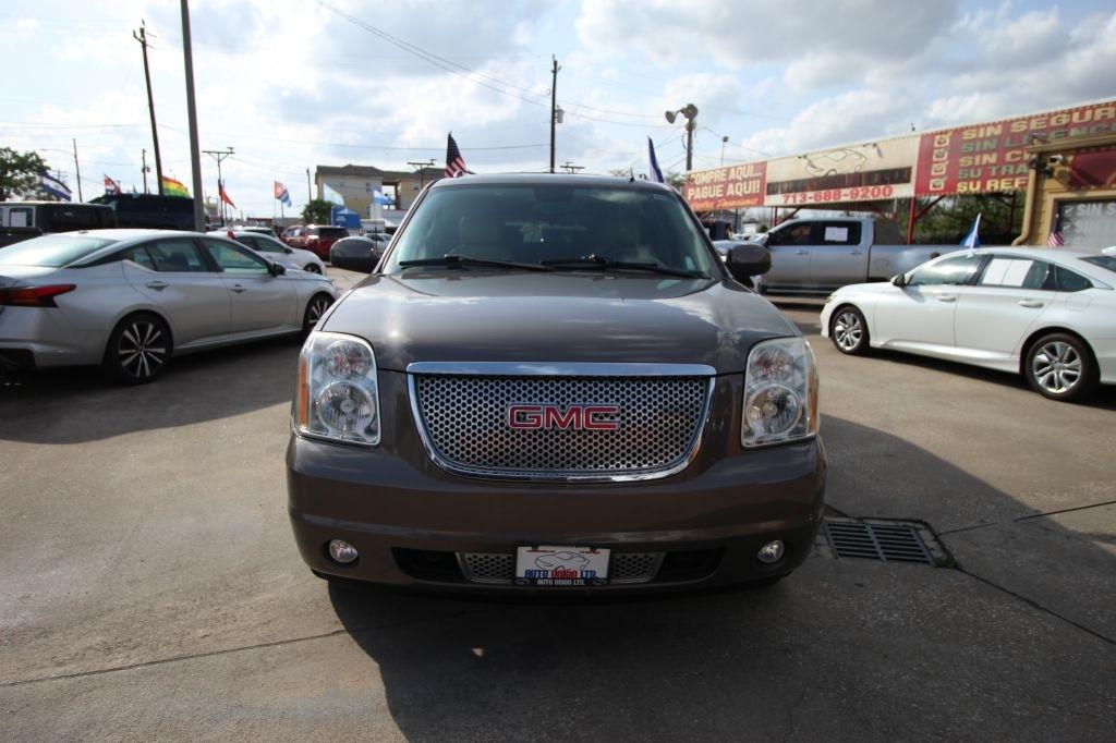 GMC Yukon Denali XL 4WD 2013