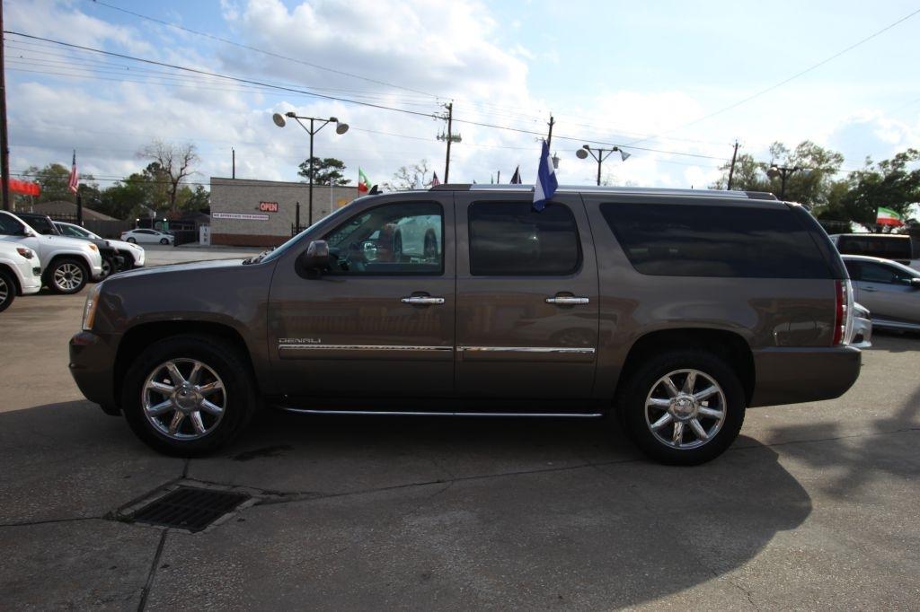 GMC Yukon Denali XL 4WD 2013