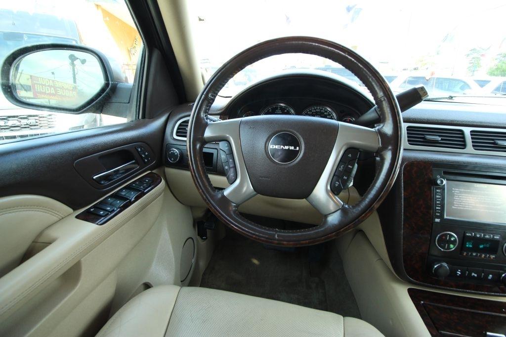 GMC Yukon Denali XL 4WD 2013