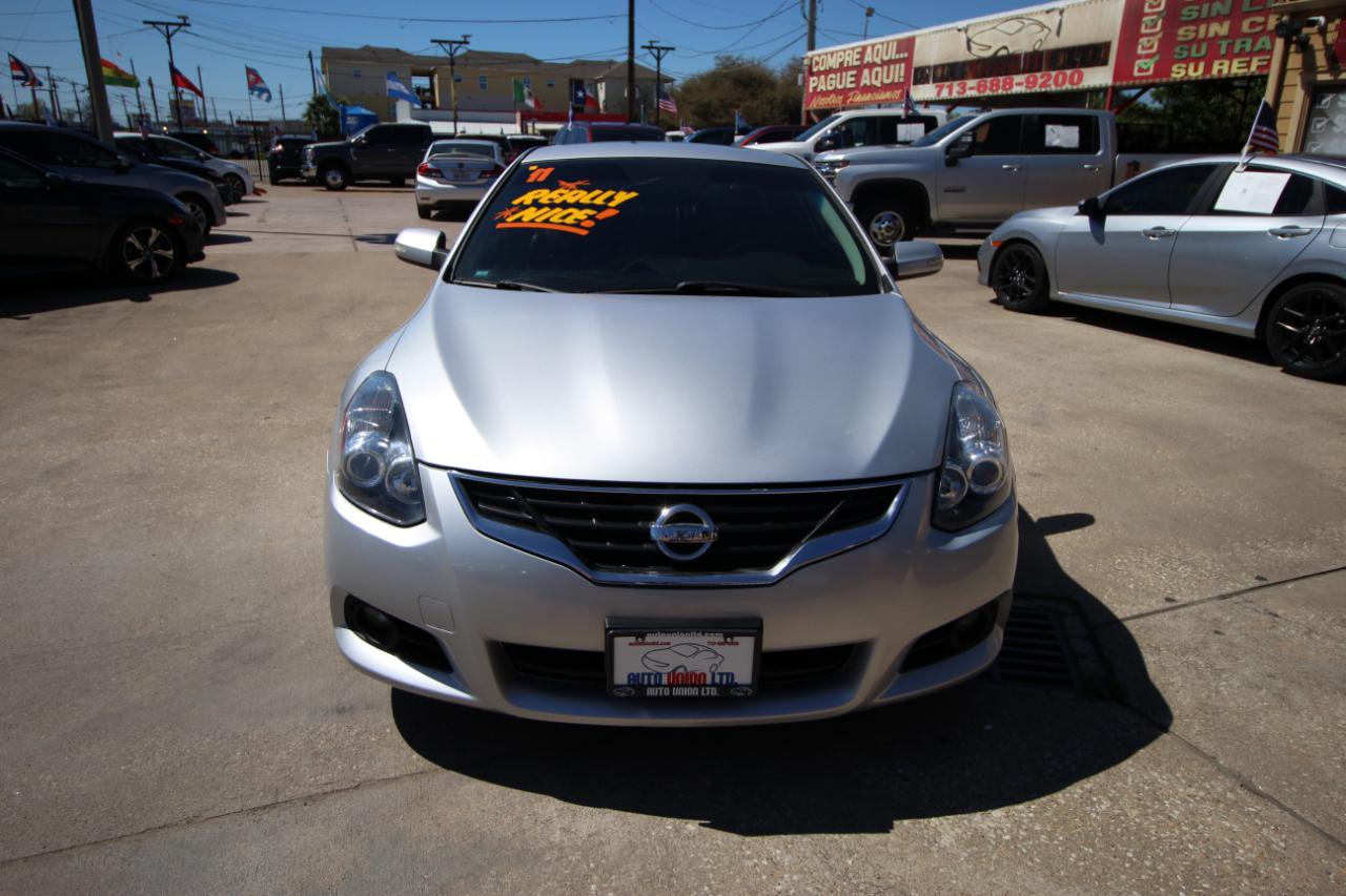 Nissan Altima 2.5 S CVT Coupe 2011
