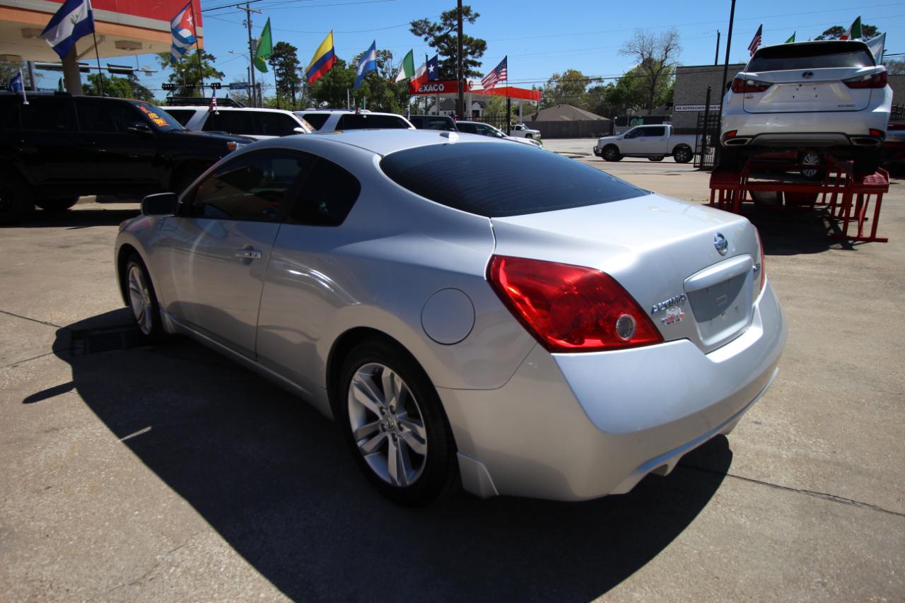 Nissan Altima 2.5 S CVT Coupe 2011