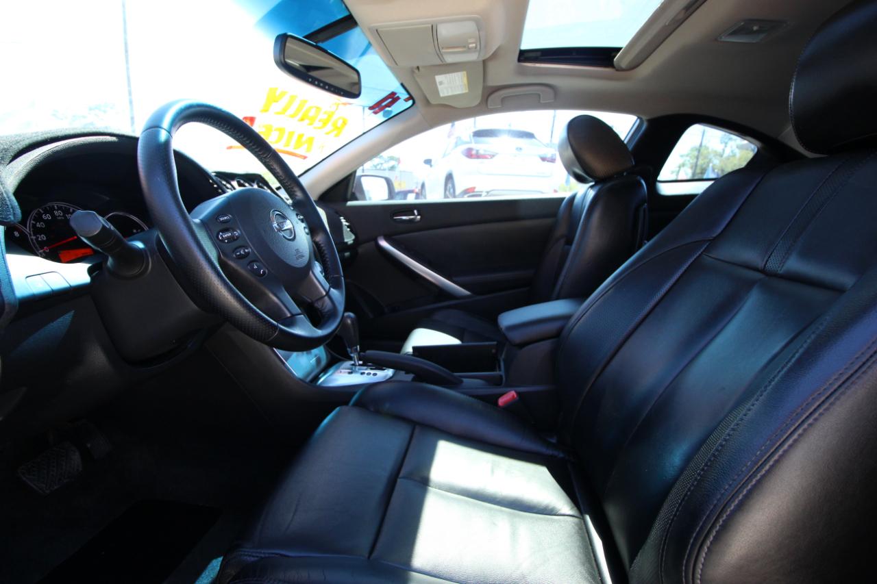 Nissan Altima 2.5 S CVT Coupe 2011