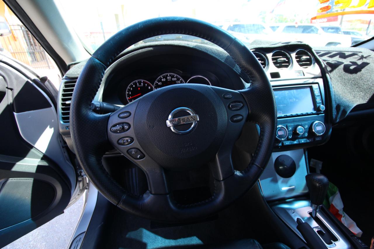 Nissan Altima 2.5 S CVT Coupe 2011