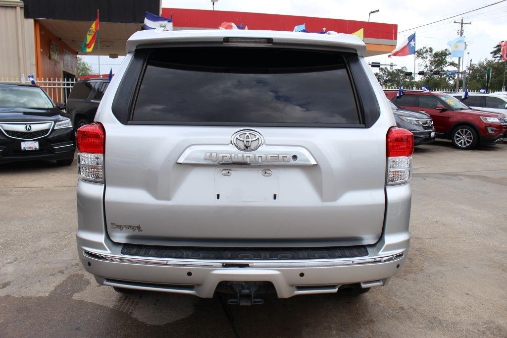 Toyota 4Runner SR5 4WD 2013