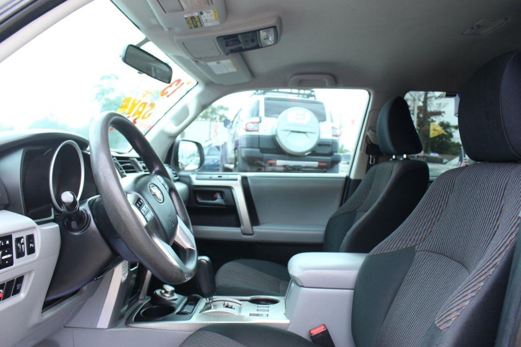 Toyota 4Runner SR5 4WD 2013