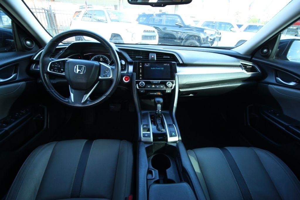 Honda Civic Touring Sedan CVT 2018