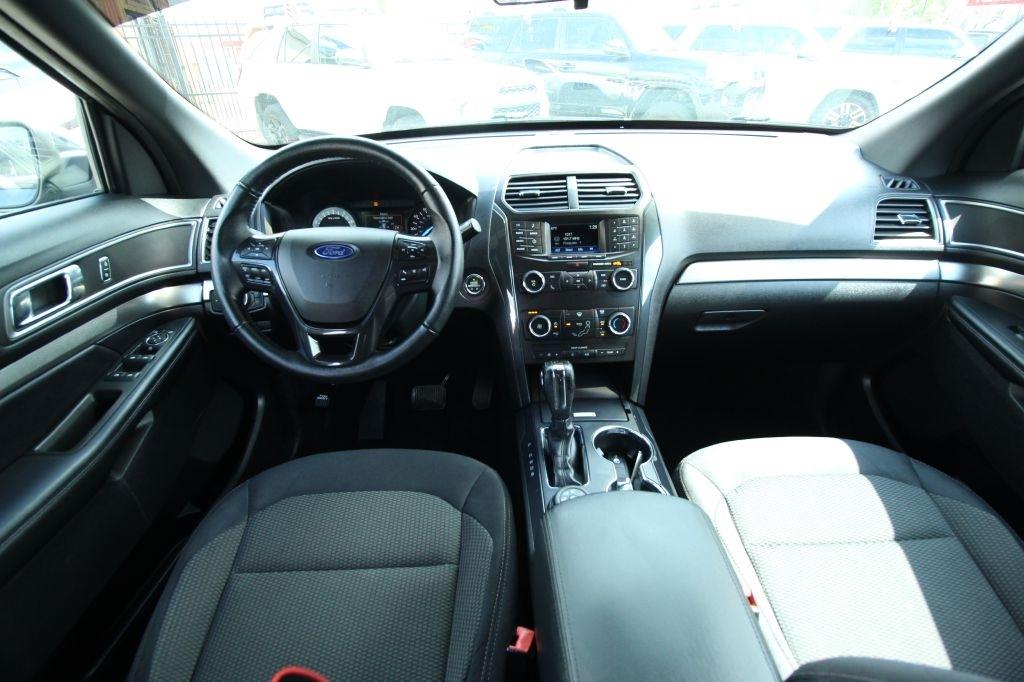 Ford Explorer XLT 4WD 2018