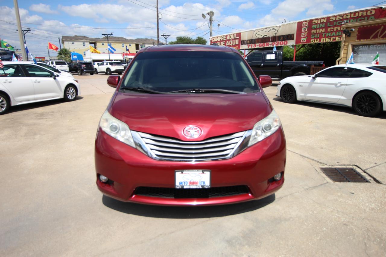 Toyota Sienna XLE FWD 8-Passenger V6 2015
