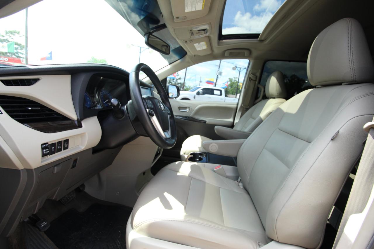 Toyota Sienna XLE FWD 8-Passenger V6 2015