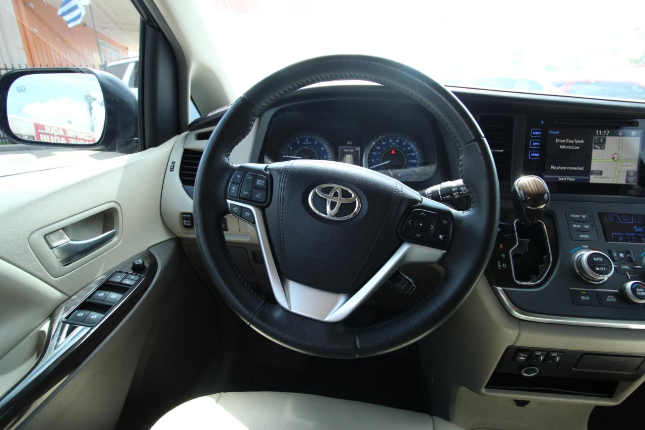 Toyota Sienna XLE FWD 8-Passenger V6 2015