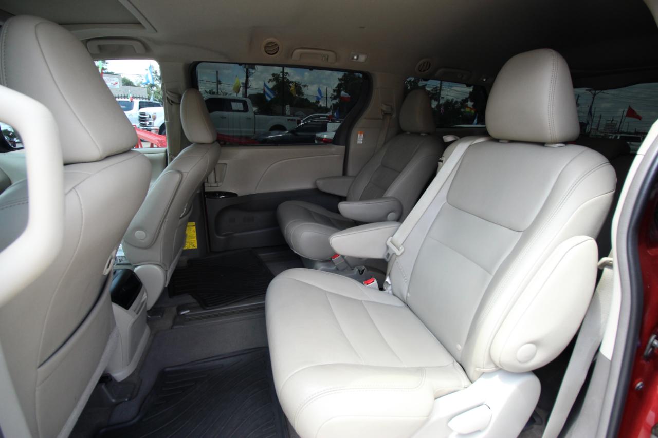 Toyota Sienna XLE FWD 8-Passenger V6 2015